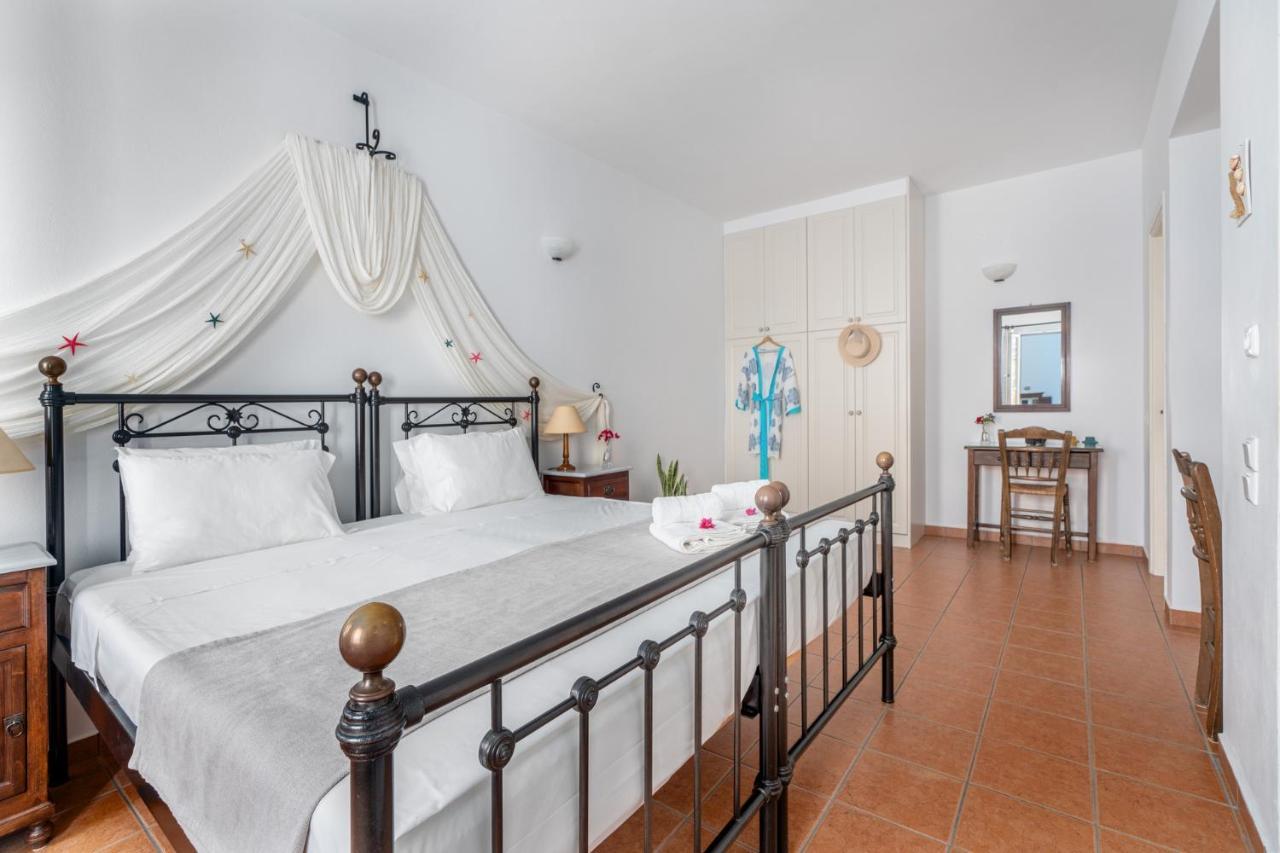 Reggina'S Apartments Финикас Экстерьер фото