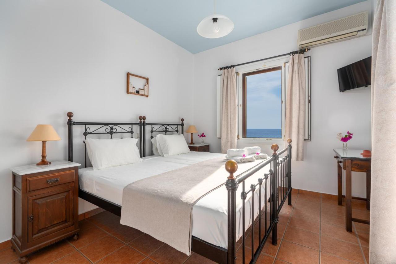 Reggina'S Apartments Финикас Экстерьер фото