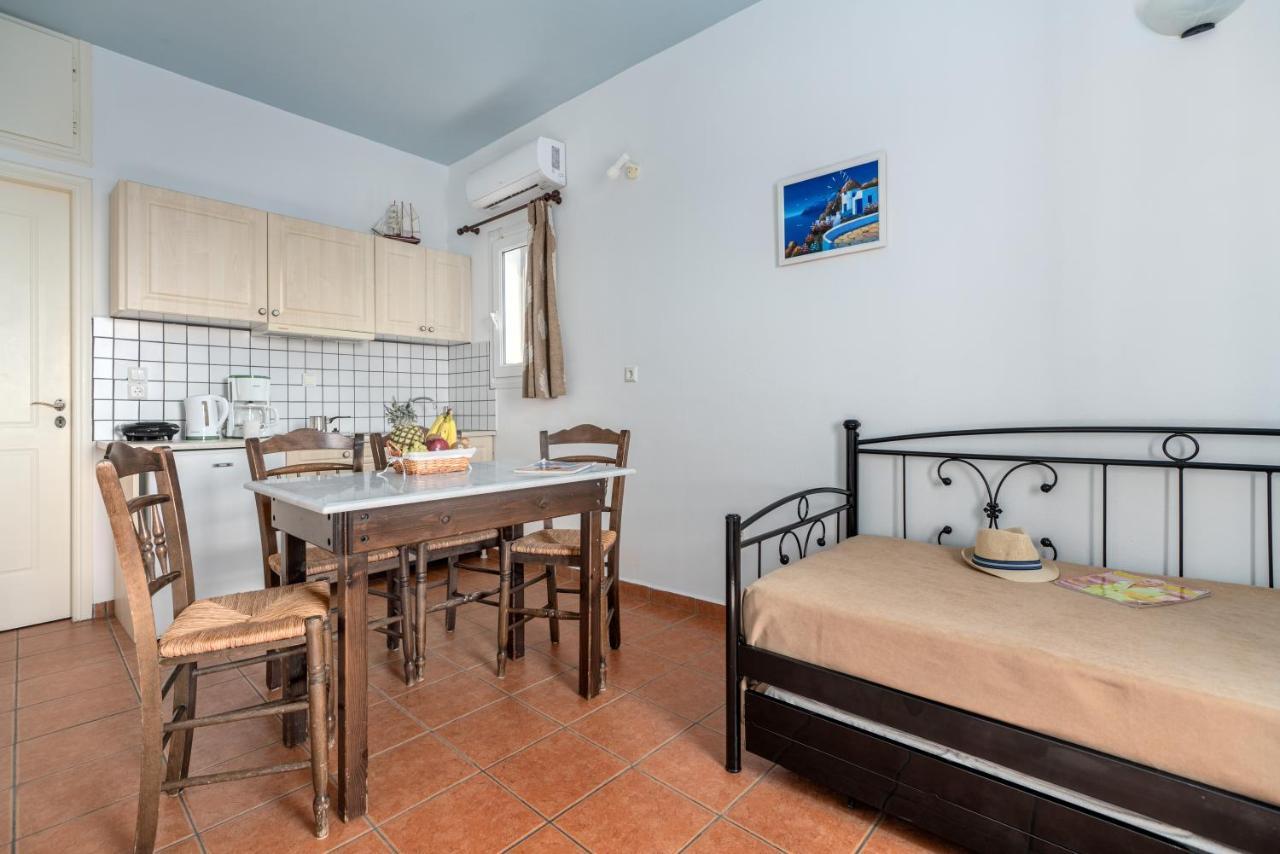 Reggina'S Apartments Финикас Экстерьер фото