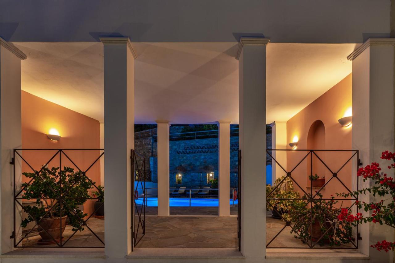 Reggina'S Apartments Финикас Экстерьер фото